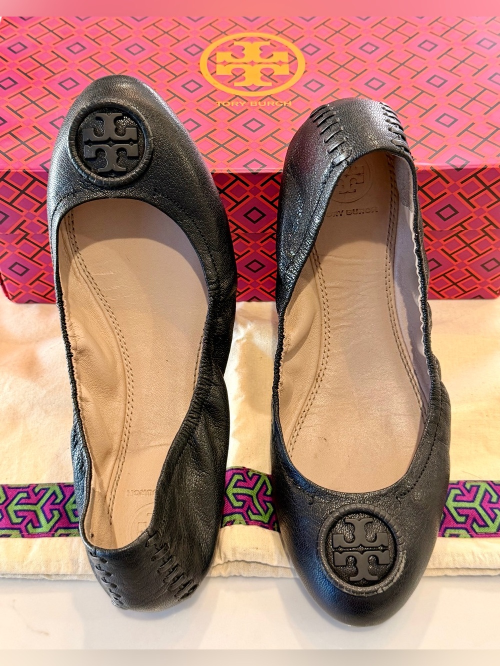 Tory Burch Allie Black Leather Logo Round-Toe Ballet Flats w/ Box & Bag. Size 8